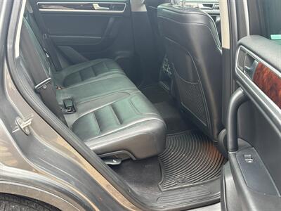 2013 Volkswagen Touareg VR6 Sport   - Photo 6 - Canyon Lake, TX 78133