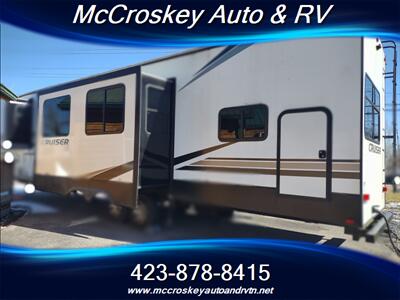 2021 Crossroads RV Cruiser 3851BL 3851BL   - Photo 3 - Bluff City, TN 37618