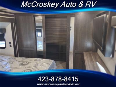 2021 Crossroads RV Cruiser 3851BL 3851BL   - Photo 12 - Bluff City, TN 37618