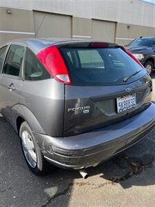 2005 Ford Focus ZX5 SE   - Photo 4 - Rohnert Park, CA 94928