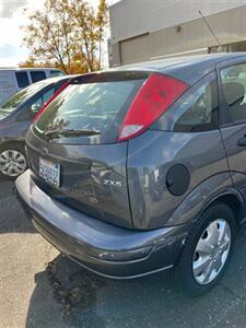 2005 Ford Focus ZX5 SE   - Photo 5 - Rohnert Park, CA 94928