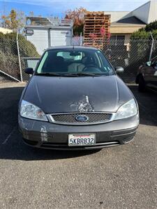 2005 Ford Focus ZX5 SE   - Photo 2 - Rohnert Park, CA 94928