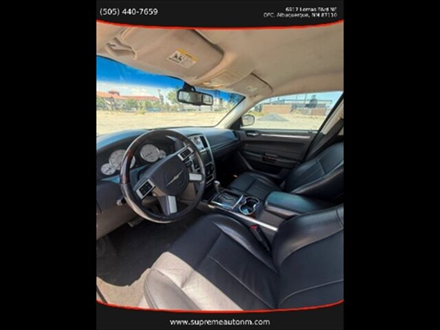 2010 Chrysler 300 Limited - Photo 9