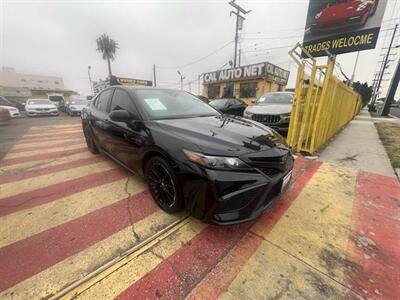 2021 Toyota Camry SE   - Photo 2 - Inglewood, CA 90304