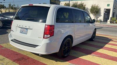 2019 Dodge Grand Caravan SE Plus   - Photo 4 - Inglewood, CA 90304