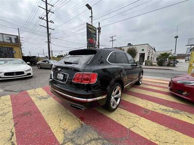 2018 Bentley Bentayga W12 Signature   - Photo 5 - Inglewood, CA 90304