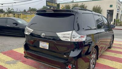 2016 Toyota Sienna SE Premium   - Photo 7 - Inglewood, CA 90304