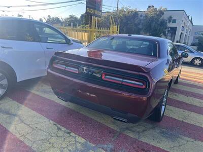 2019 Dodge Challenger SXT   - Photo 4 - Inglewood, CA 90304