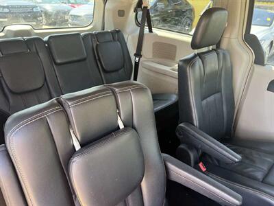 2013 Chrysler Town & Country Touring   - Photo 13 - Inglewood, CA 90304