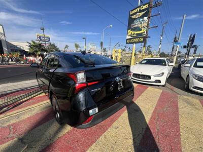 2020 Toyota Prius XLE   - Photo 6 - Inglewood, CA 90304