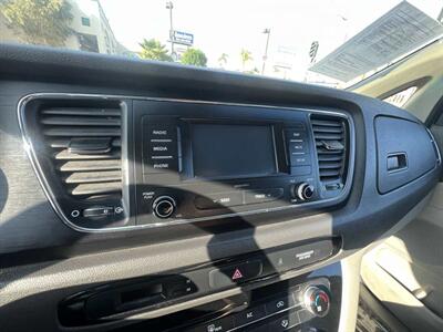 2018 Kia Sedona LX   - Photo 14 - Inglewood, CA 90304