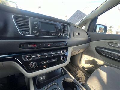 2018 Kia Sedona LX   - Photo 18 - Inglewood, CA 90304