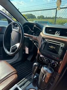 2017 Chevrolet Traverse LT   - Photo 10 - Savannah, TN 38372-9999