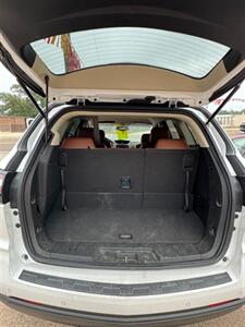 2017 Chevrolet Traverse LT   - Photo 8 - Savannah, TN 38372-9999
