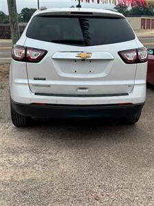 2017 Chevrolet Traverse LT   - Photo 6 - Savannah, TN 38372-9999