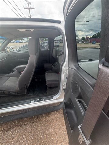 2012 Chevrolet Colorado LT - Photo 11 - Savannah, TN 38372-9999