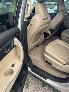 2011 GMC Acadia SLT-1   - Photo 17 - Savannah, TN 38372-9999