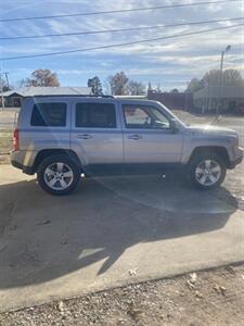 2017 Jeep Patriot Latitude   - Photo 2 - Savannah, TN 38372-9999