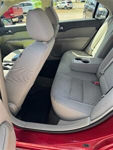 2011 Ford Fusion SE   - Photo 10 - Savannah, TN 38372-9999