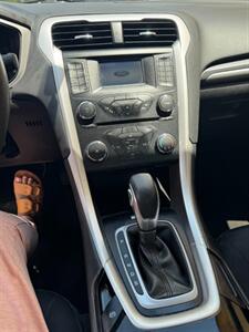 2014 Ford Fusion SE   - Photo 10 - Savannah, TN 38372-9999
