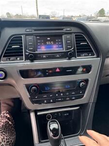 2015 Hyundai SONATA Sport   - Photo 9 - Savannah, TN 38372-9999