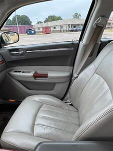 2008 Chrysler 300C HEMI   - Photo 18 - Savannah, TN 38372-9999
