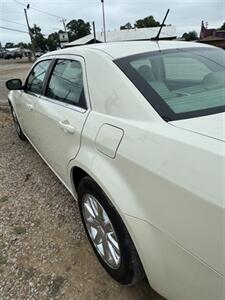 2008 Chrysler 300C HEMI   - Photo 6 - Savannah, TN 38372-9999