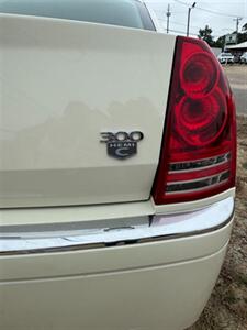 2008 Chrysler 300C HEMI   - Photo 8 - Savannah, TN 38372-9999