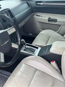 2006 Chrysler 300C   - Photo 13 - Savannah, TN 38372-9999
