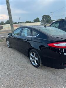 2016 Ford Fusion SE - Photo 2 - Savannah, TN 38372-9999