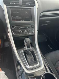 2016 Ford Fusion SE - Photo 12 - Savannah, TN 38372-9999