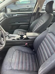 2016 Ford Fusion SE - Photo 8 - Savannah, TN 38372-9999