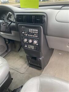 2002 Pontiac Montana MontanaVision   - Photo 9 - Savannah, TN 38372-9999
