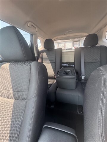 2019 Nissan Rogue S - Photo 13 - Savannah, TN 38372-9999