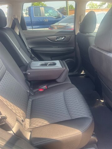 2019 Nissan Rogue S - Photo 12 - Savannah, TN 38372-9999