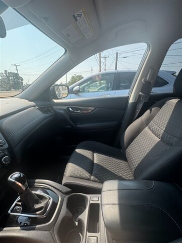2019 Nissan Rogue S - Photo 8 - Savannah, TN 38372-9999