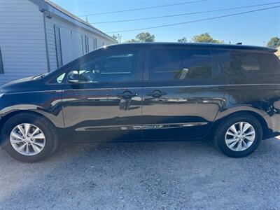 2016 Kia Sedona L   - Photo 2 - Savannah, TN 38372-9999