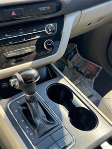 2016 Kia Sedona L   - Photo 11 - Savannah, TN 38372-9999