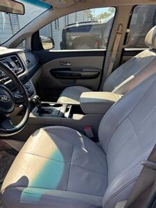 2016 Kia Sedona L   - Photo 12 - Savannah, TN 38372-9999