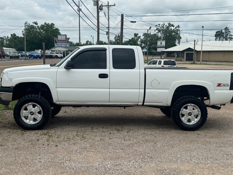 2006 Chevrolet Silverado 1500 Work Truck - Photo 3 - Savannah, TN 38372-9999