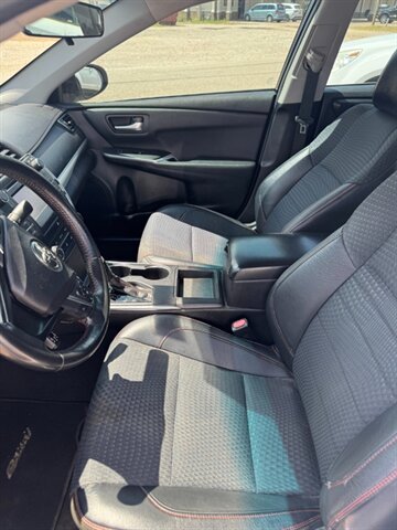 2015 Toyota Camry SE - Photo 10 - Savannah, TN 38372-9999