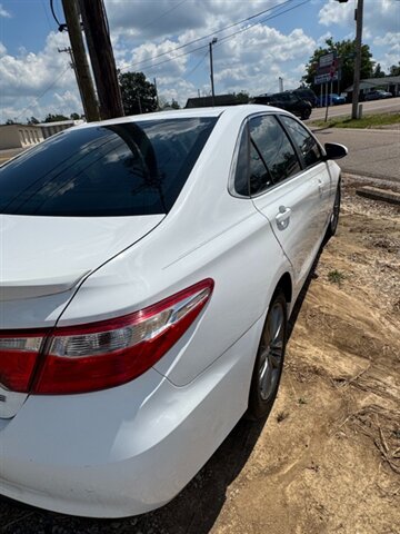 2015 Toyota Camry SE - Photo 6 - Savannah, TN 38372-9999