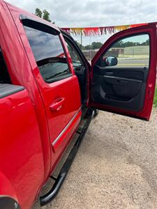 2011 GMC Sierra 1500 SLT   - Photo 7 - Savannah, TN 38372-9999