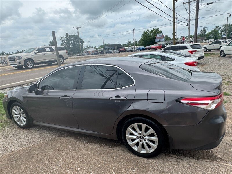 2018 Toyota Camry LE - Photo 8 - Savannah, TN 38372-9999