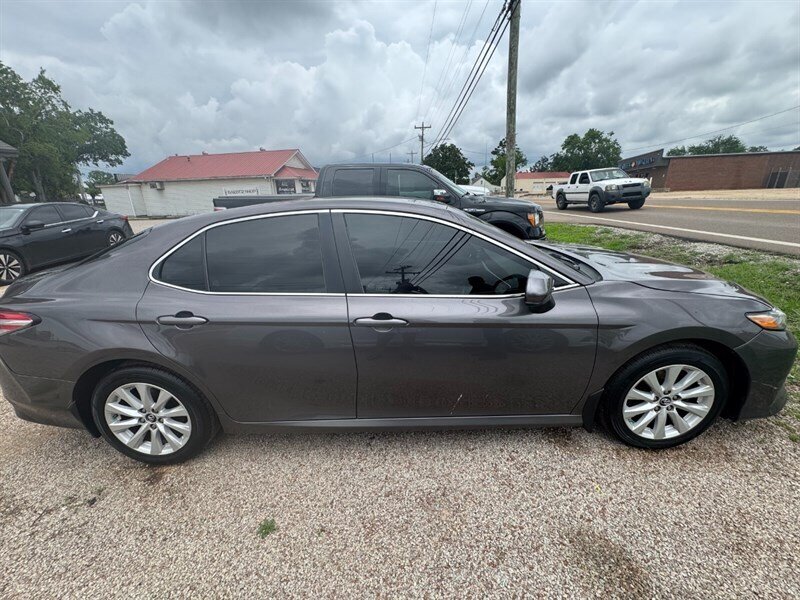 2018 Toyota Camry LE   - Photo 1 - Savannah, TN 38372-9999