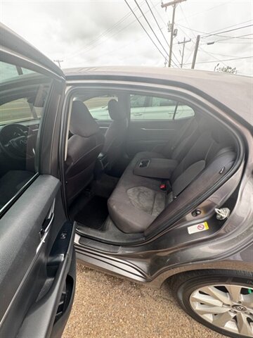 2018 Toyota Camry LE - Photo 14 - Savannah, TN 38372-9999