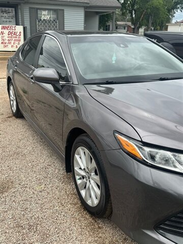 2018 Toyota Camry LE - Photo 6 - Savannah, TN 38372-9999