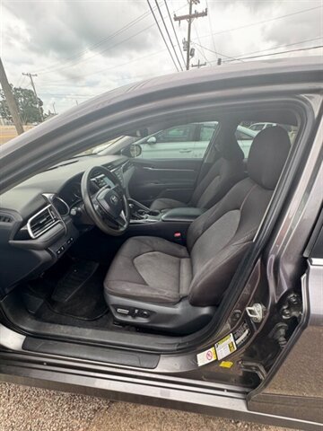 2018 Toyota Camry LE - Photo 10 - Savannah, TN 38372-9999