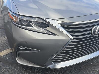 2016 Lexus ES 350   - Photo 22 - East Dundee, IL 60118