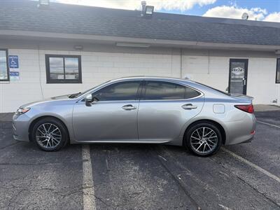 2016 Lexus ES 350   - Photo 4 - East Dundee, IL 60118